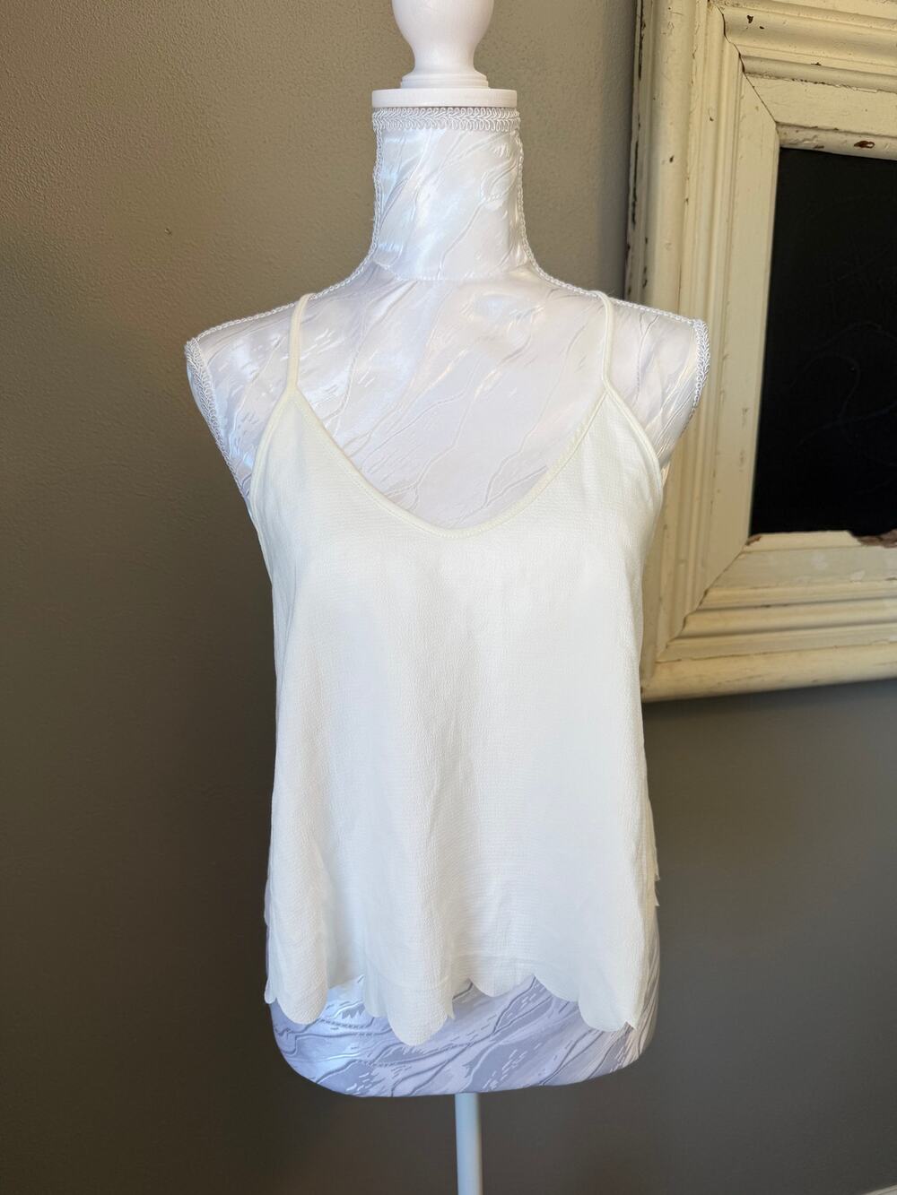 ASTR scalloped open back tank top